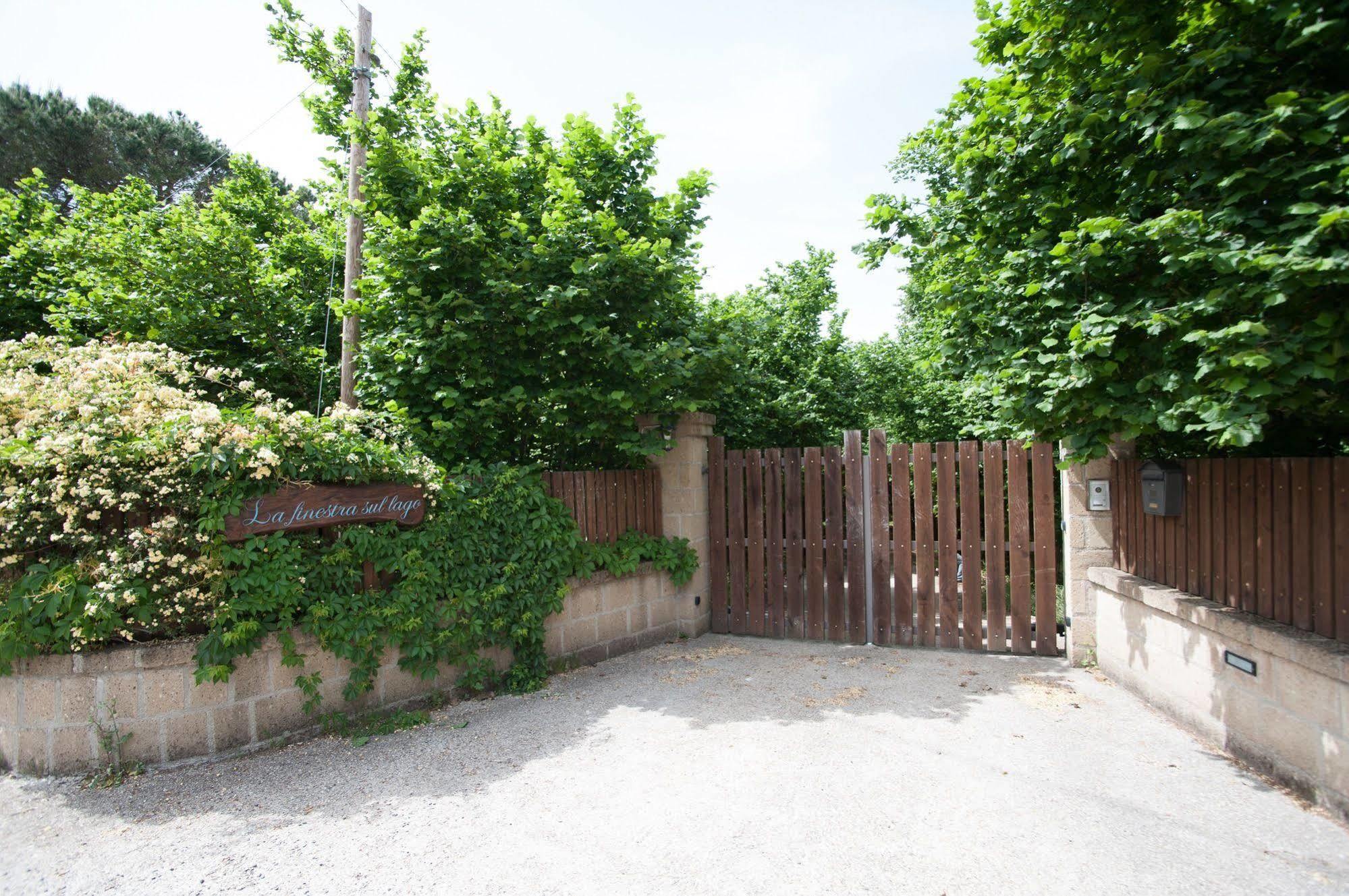La Finestra Sul Lago Ronciglione  Exterior foto